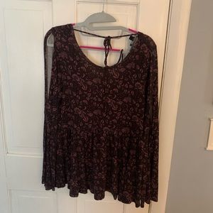 Open shoulder, long-sleeve tie shirt